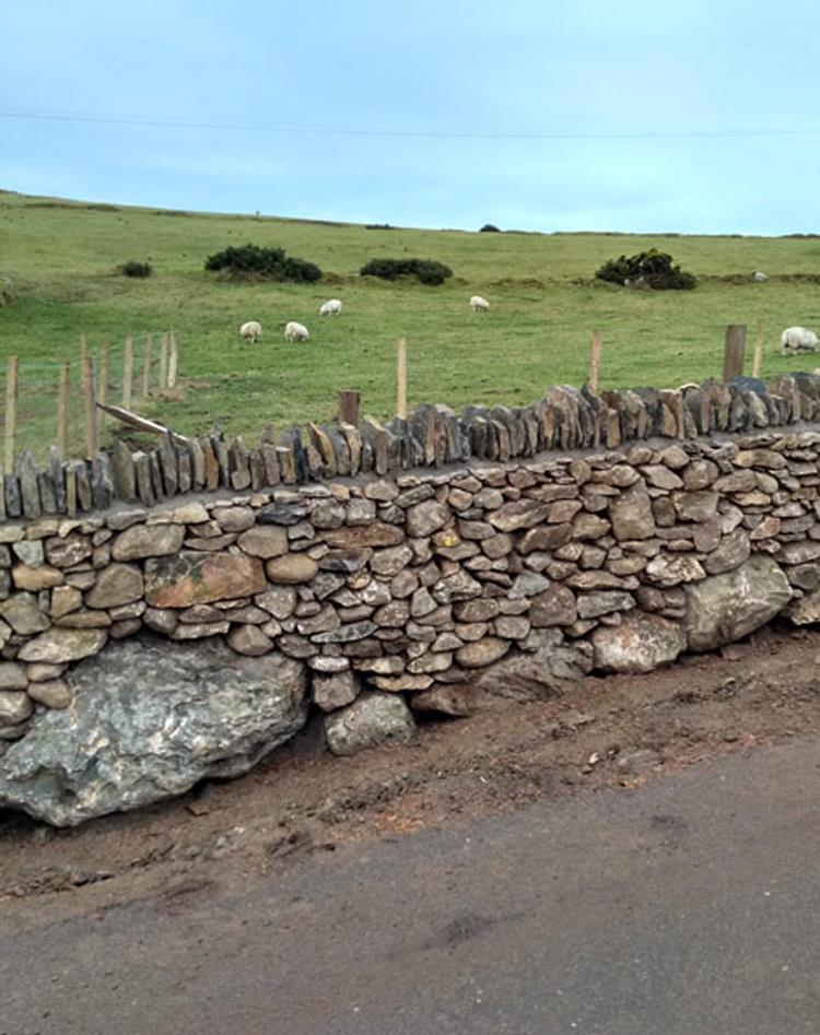 Boundary wall at Llithfaen